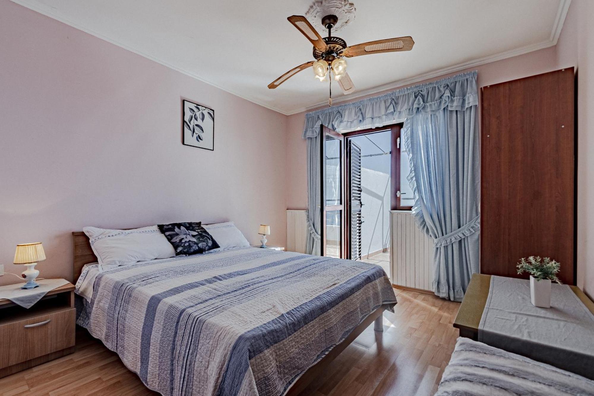 Family Friendly Apartments With A Swimming Pool Zavalatica, Korcula - 183 Exterior photo